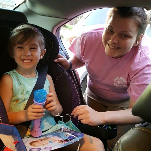 Meet your Posher, Tabitha - Picture 1 of 1